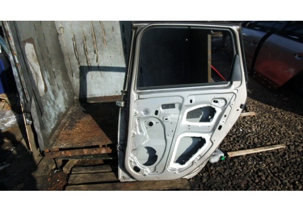 Дверка права задня Renault Grand Scenic III, (JZ), 821001572R